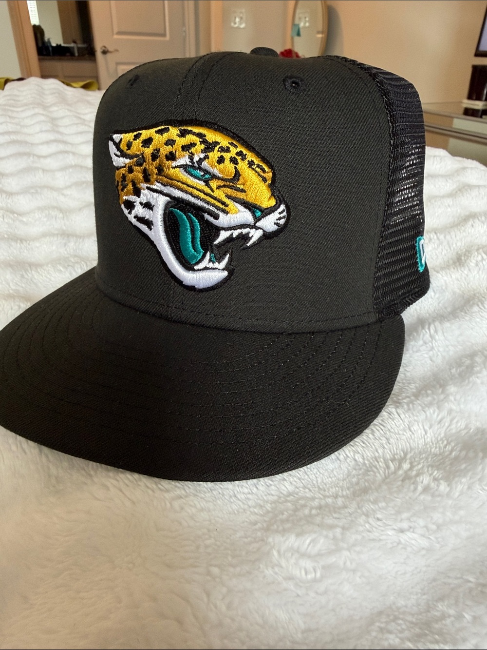 New Era Black Jacksonville Jaguars Trucker Hat with Yellow & Teal NEW NEVER WORN